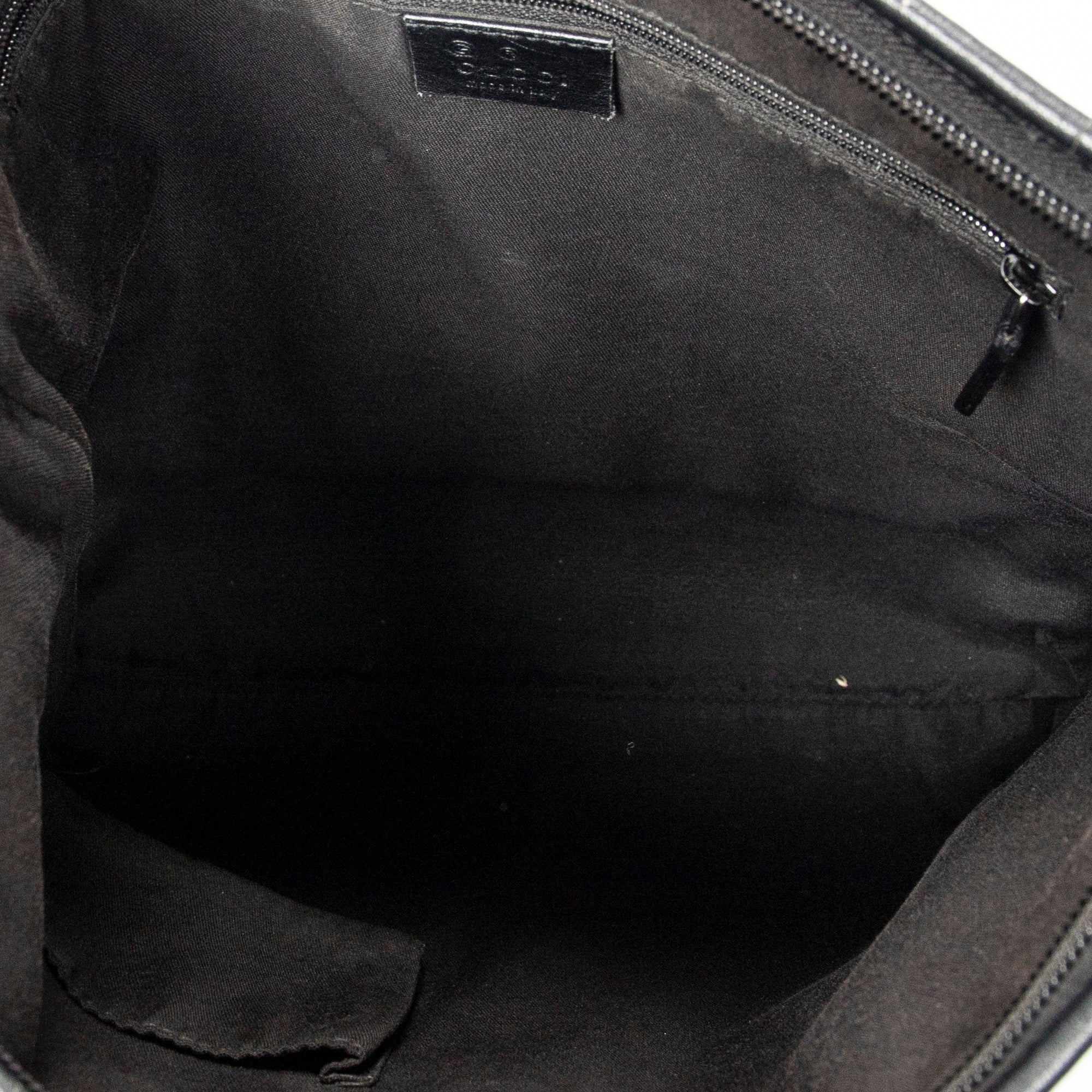 Bolso de hombro Abbey con anilla en D de piel repujada con Horsebit, negro