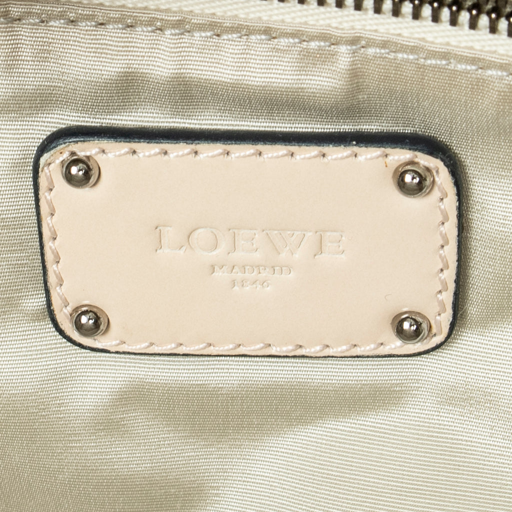 Shoulder Bag Lola 26 Light Pink Grained Calfskin Leather