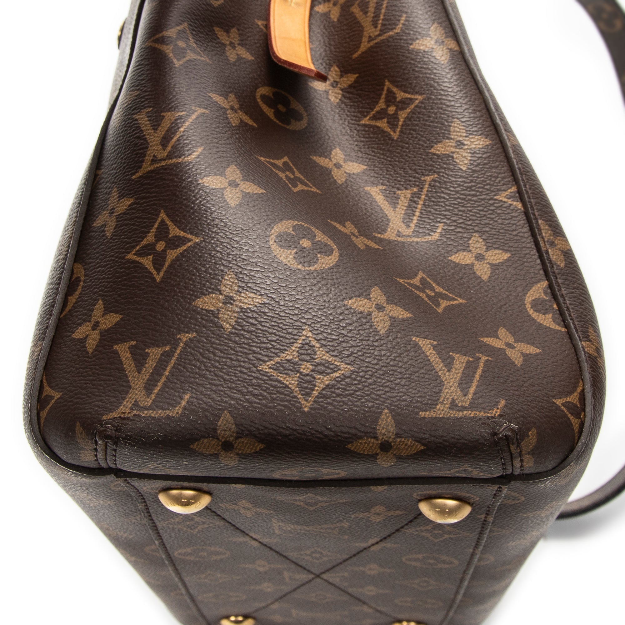 Shoulder Bag Montaigne MM Brown Monogram Canvas