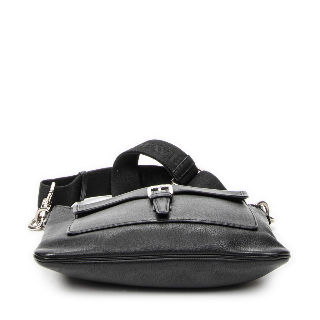 Shoulder Bag Anagram Front Pocket Messenger Black Grained Calfskin Leather