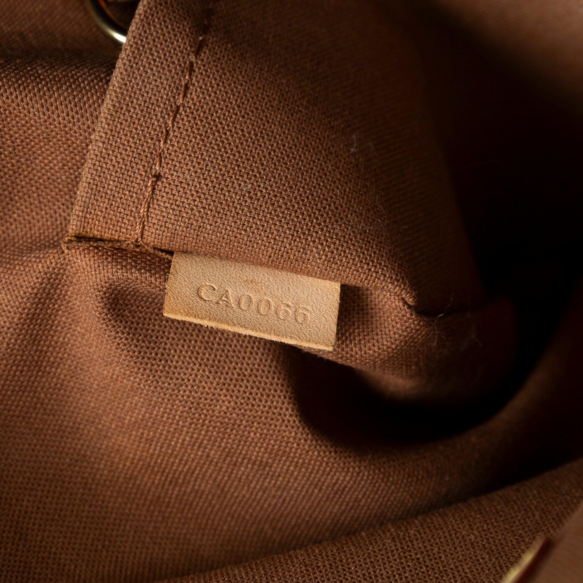 Shoulder Bag Lockit Vertical GM Brown Monogram Canvas