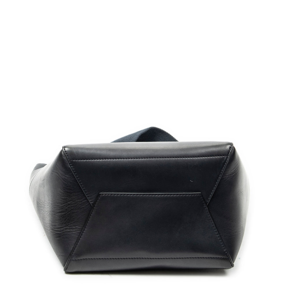 Shoulder Bag Medium Seau Sangle Navy Calfskin Leather