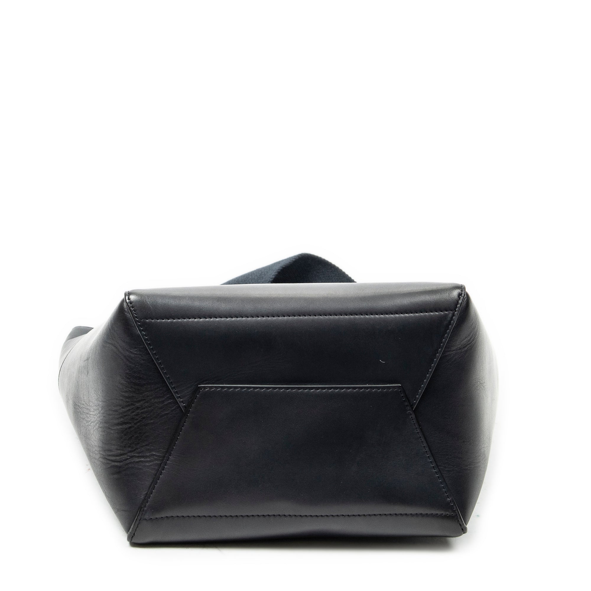 Shoulder Bag Medium Seau Sangle Navy Calfskin Leather