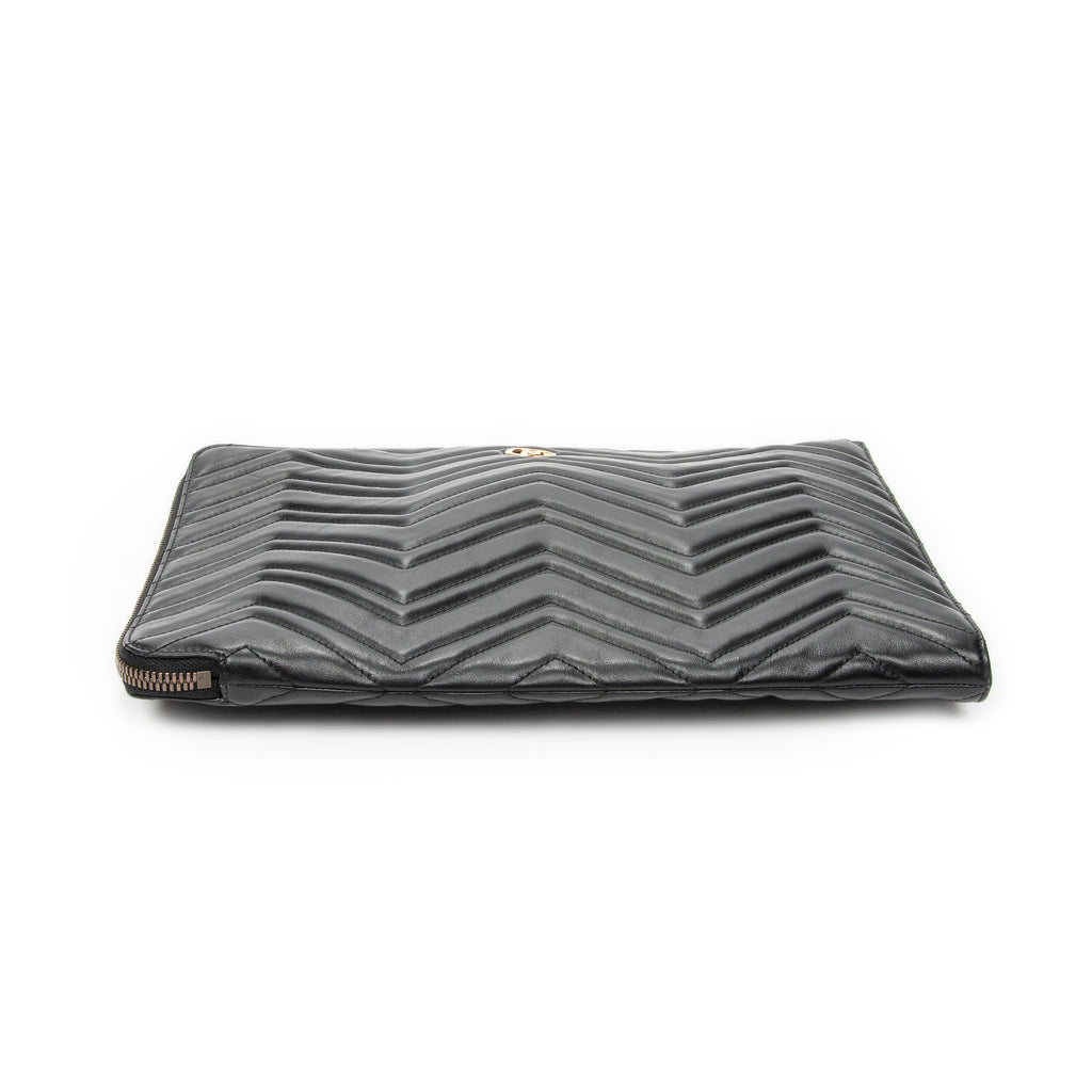 Handbag GG Marmont Zip Clutch Black Quilted Chevron Leather