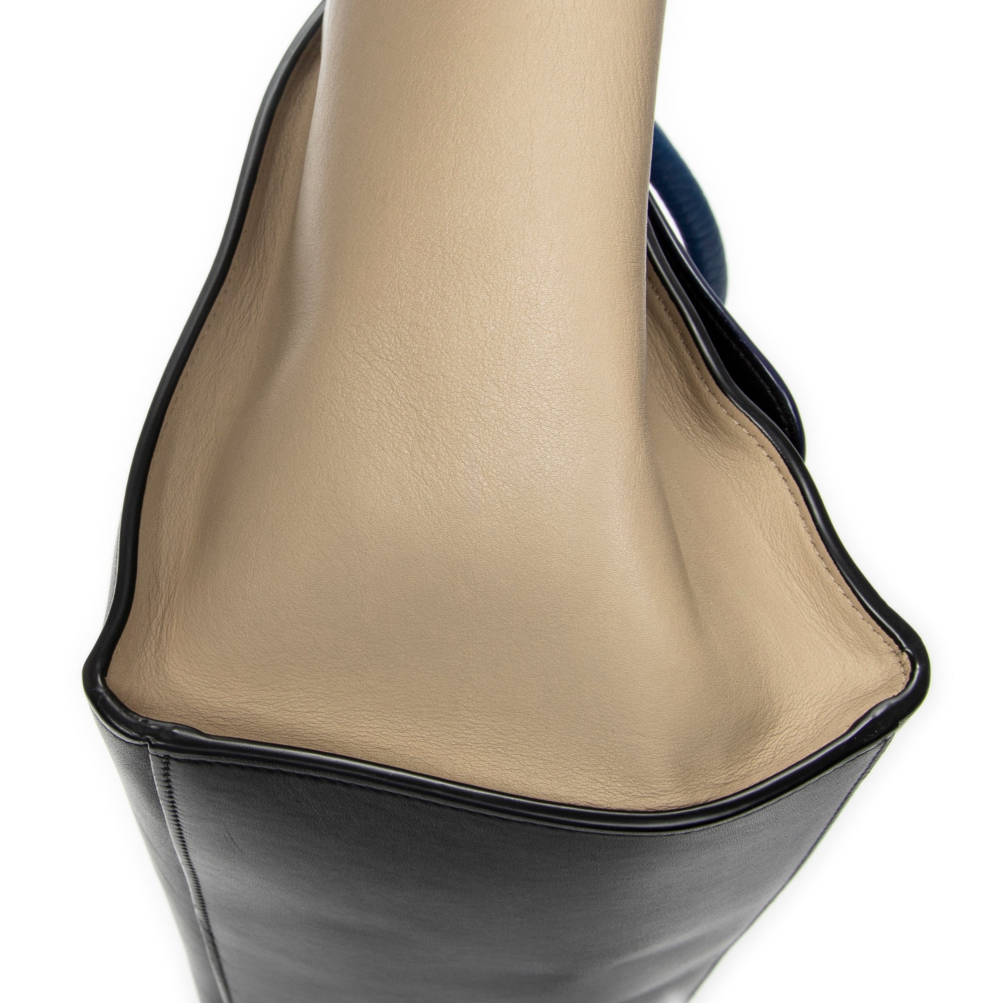 Shoulder Bag Medium Trapeze Blue Calfskin Leather