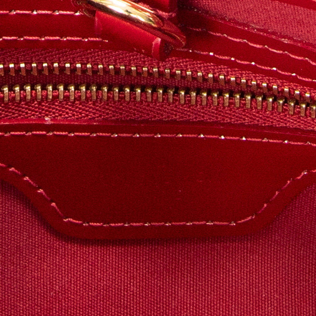 Handbag Wilshire PM Amarante Monogram Vernis