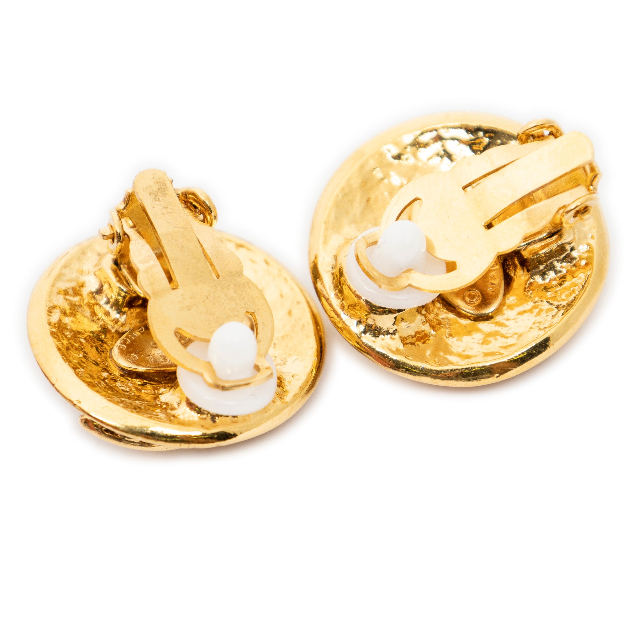 Earrings CC Shell Shaped Clip On Earrings Gold Gold Plated
