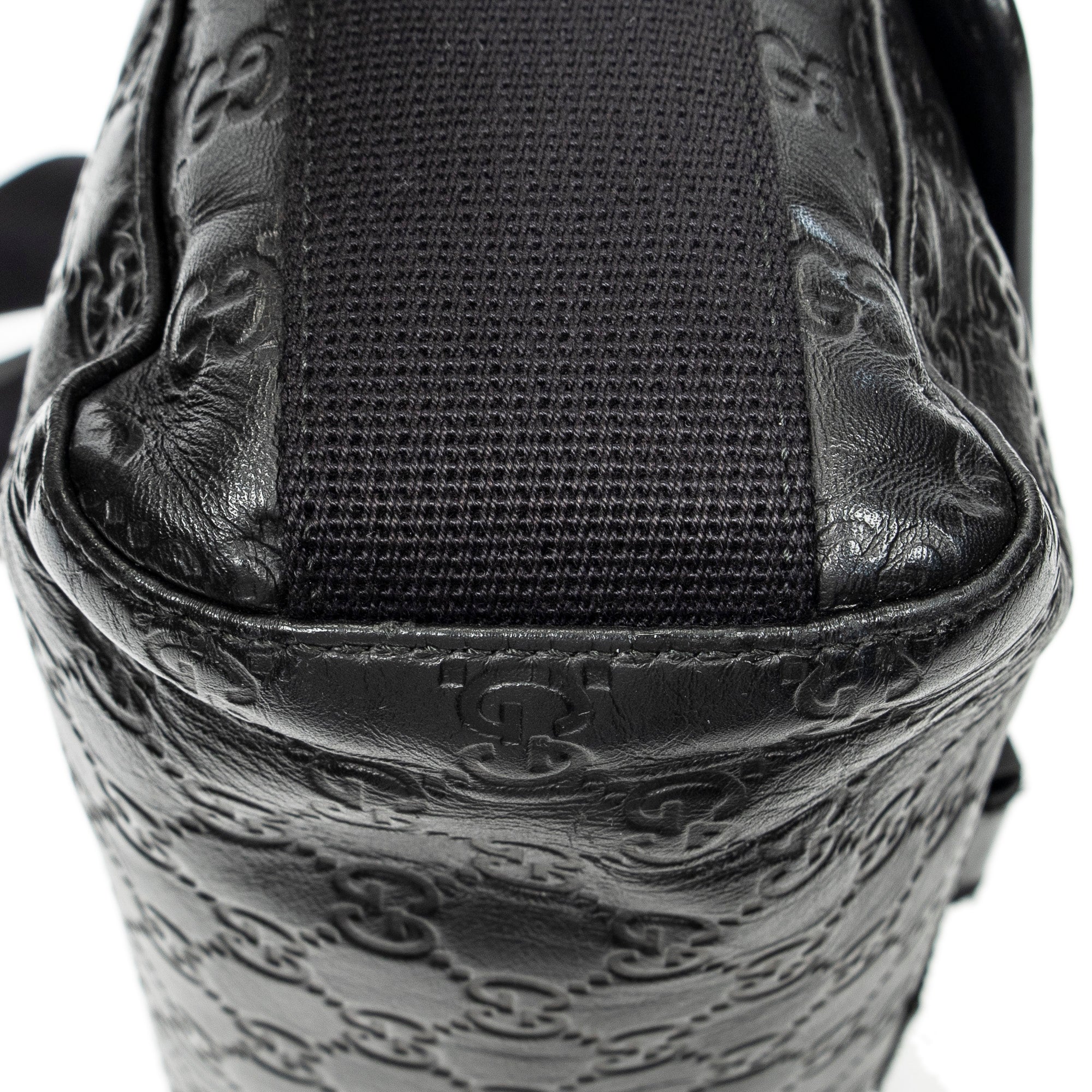Shoulder Bag Web Medium Rubber Messenger Black Guccissima Leather