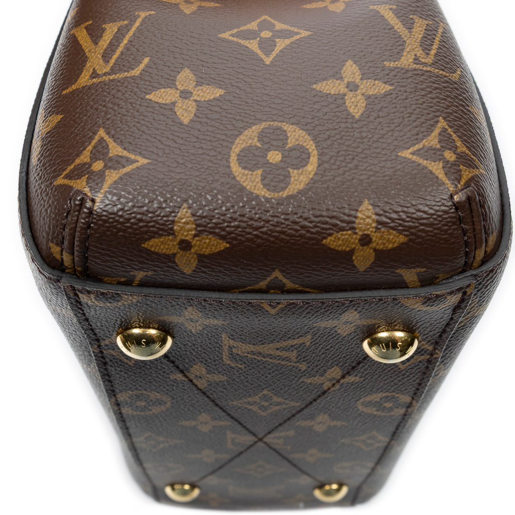 Shoulder Bag Montaigne PM Brown Monogram Canvas