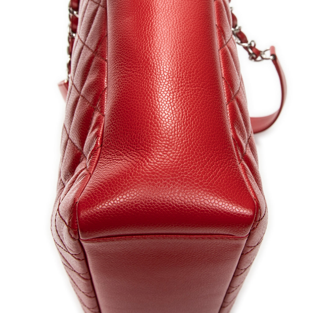 Shoulder Bag Grand Shopping Tote Red Quilted Caviar Leather