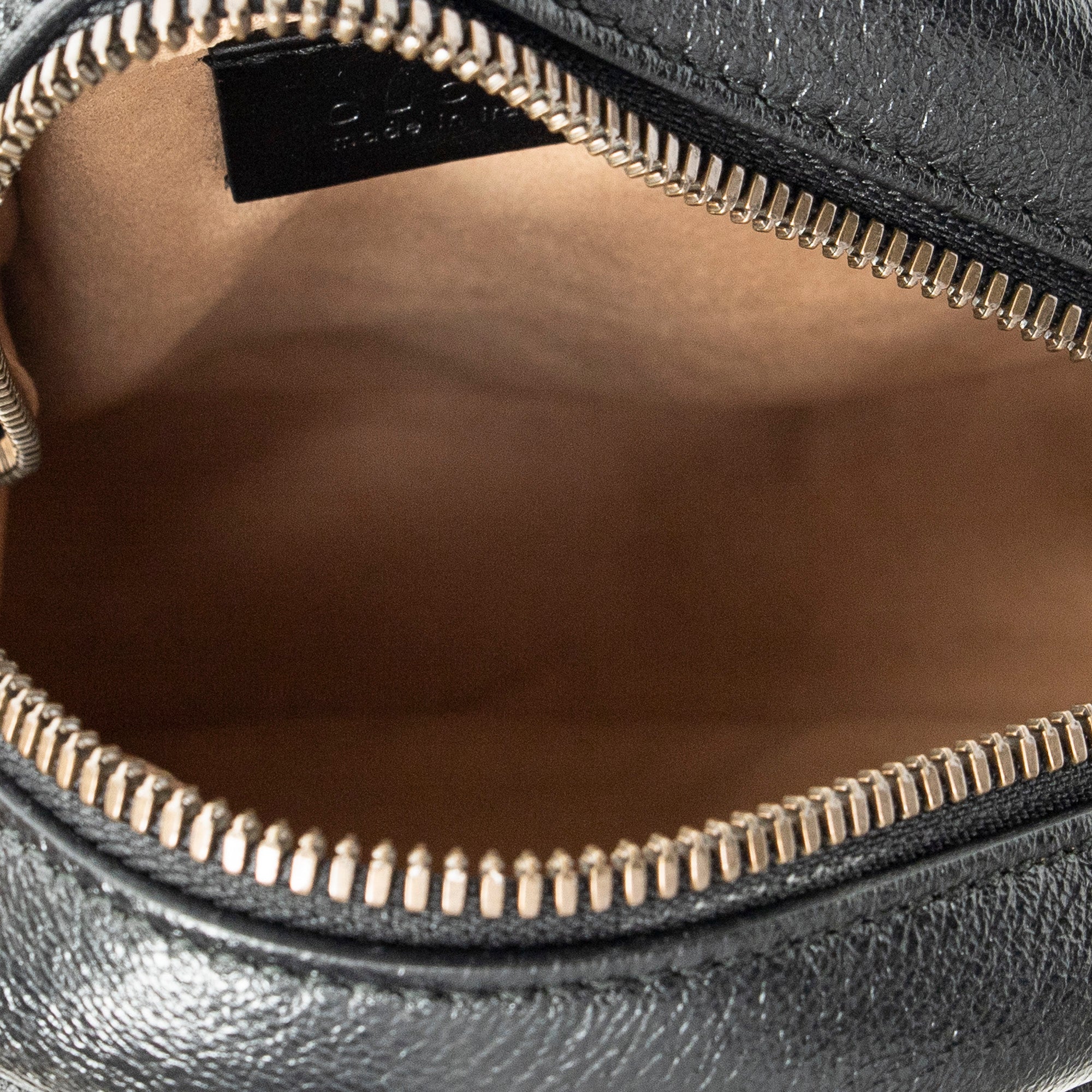 Shoulder Bag GG Marmont Chain Round Crossbody Black Quilted Chevron Leather