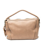 Bolso de hombro con borla de bambú y cremallera de piel de becerro rosa