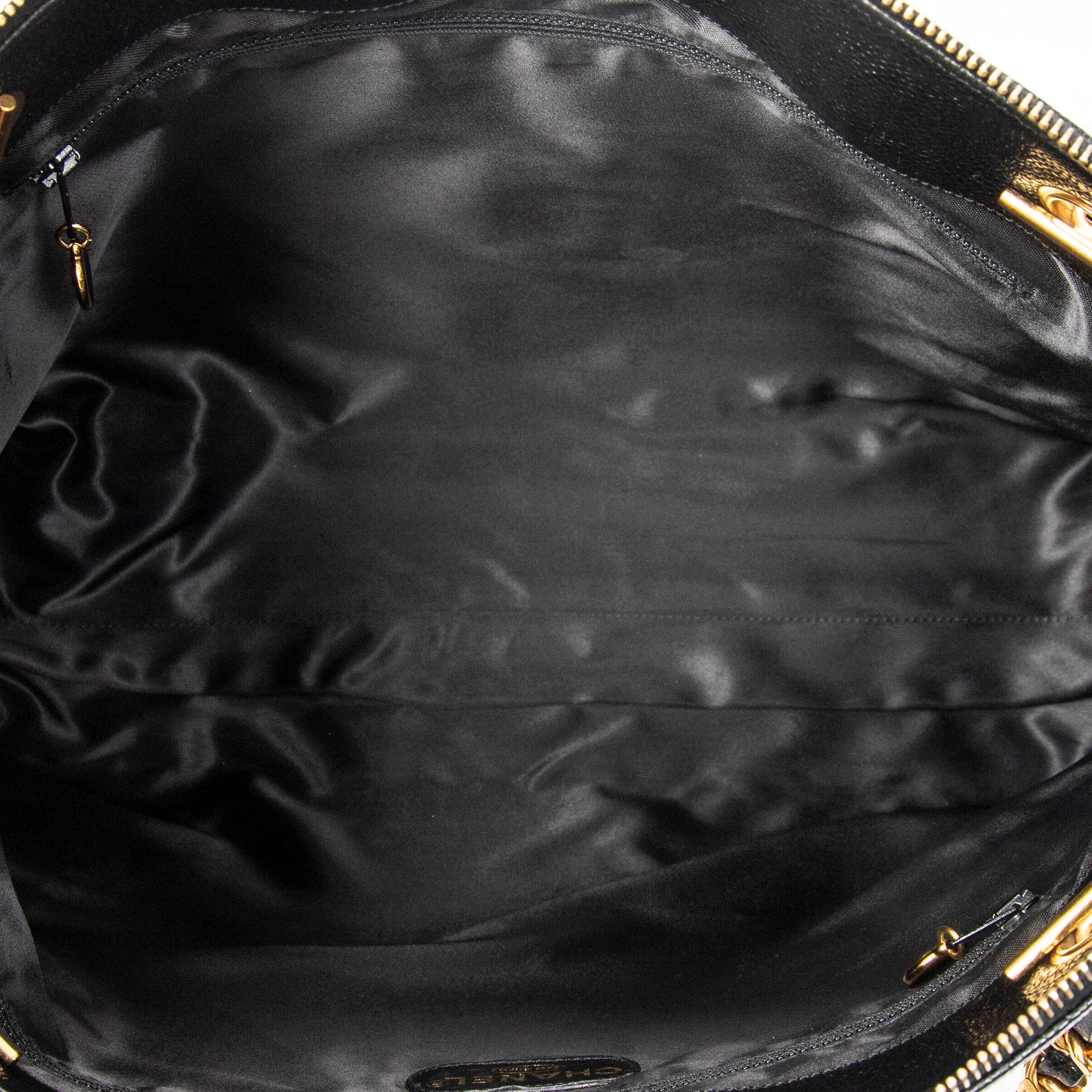 Shoulder Bag Large CC Chain Dome Tote Black Caviar Leather