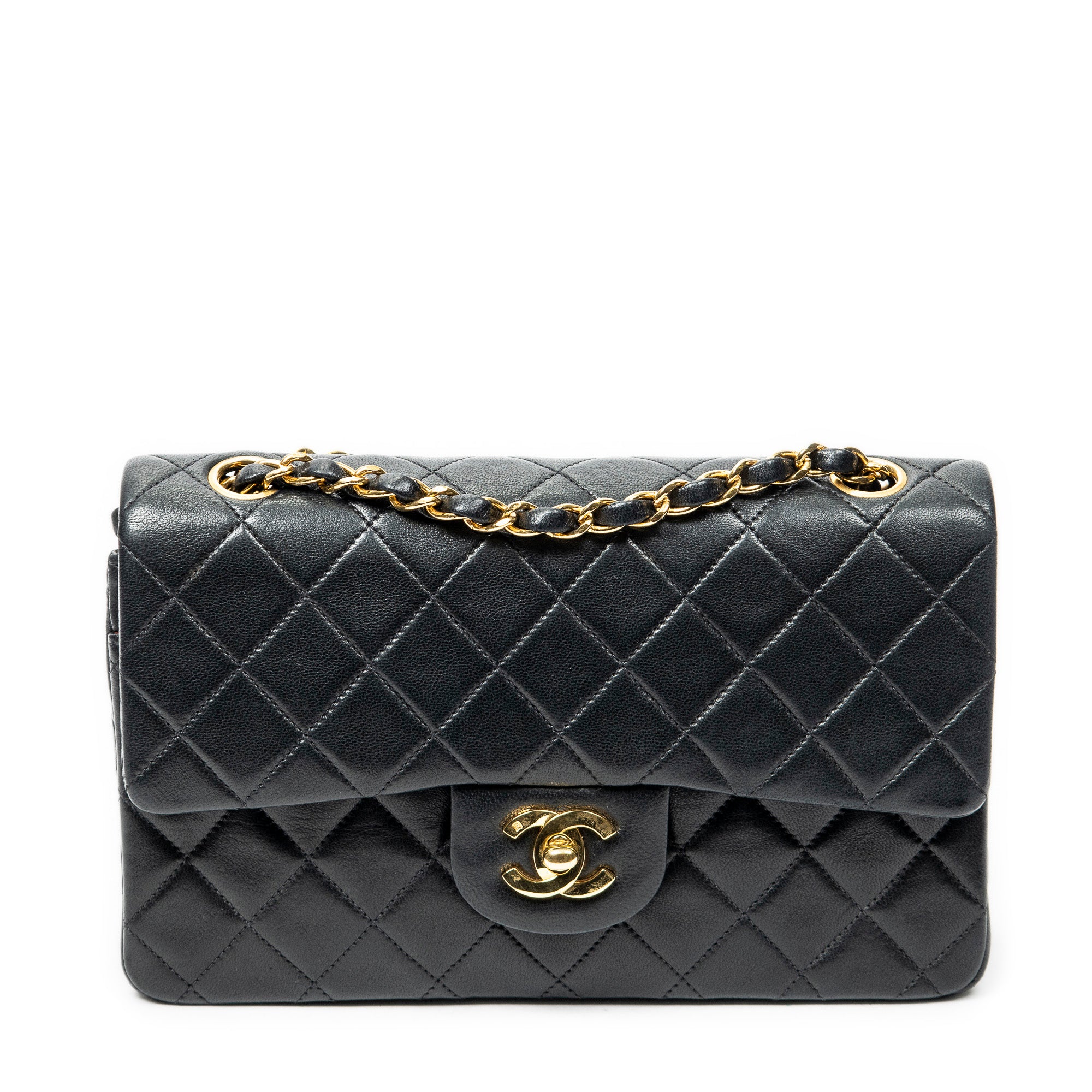 Shoulder Bag Classic Double Flap 23 Black Quilted Lambskin Leather
