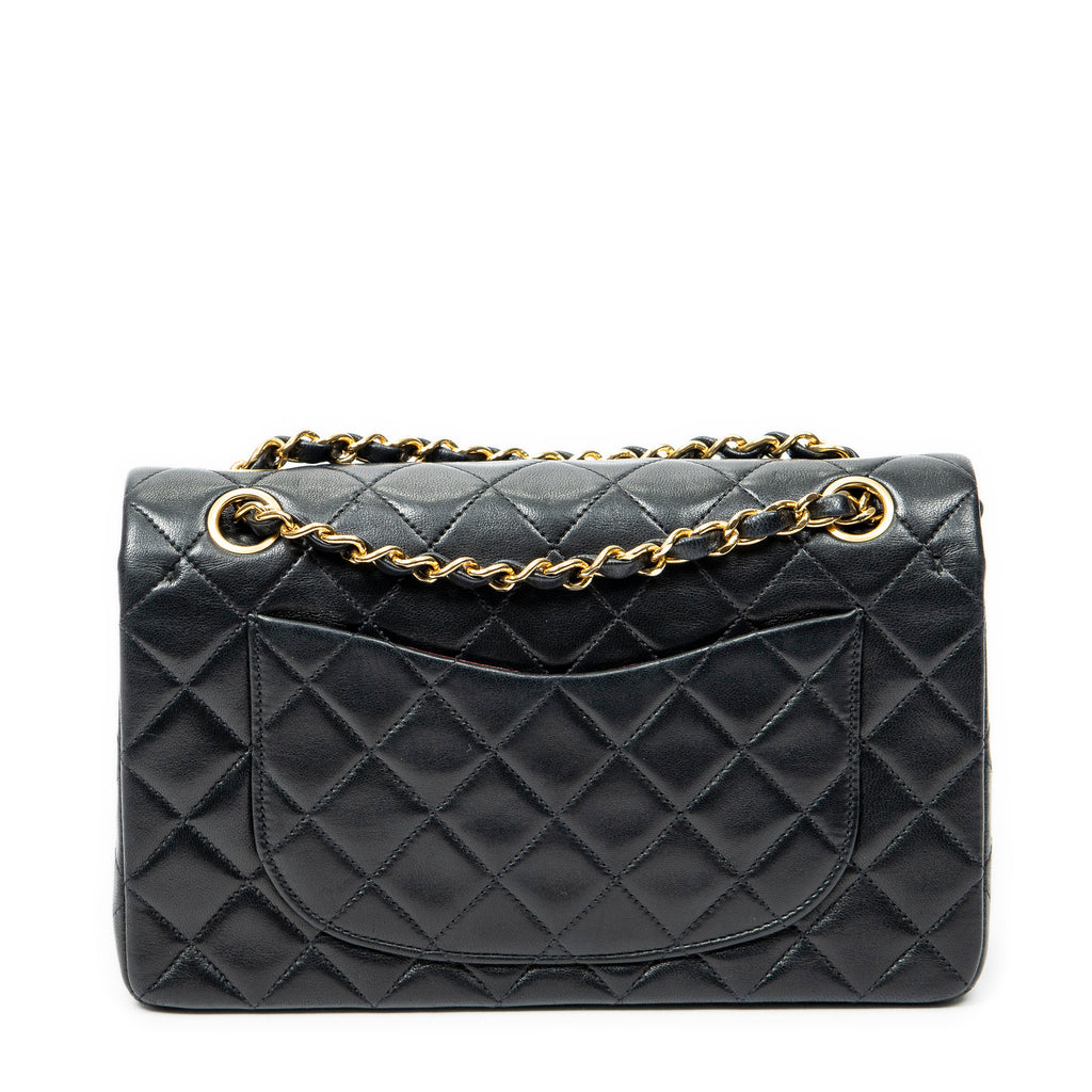 Shoulder Bag Classic Double Flap 23 Black Quilted Lambskin Leather