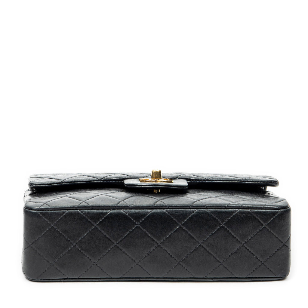 Shoulder Bag Classic Double Flap 23 Black Quilted Lambskin Leather
