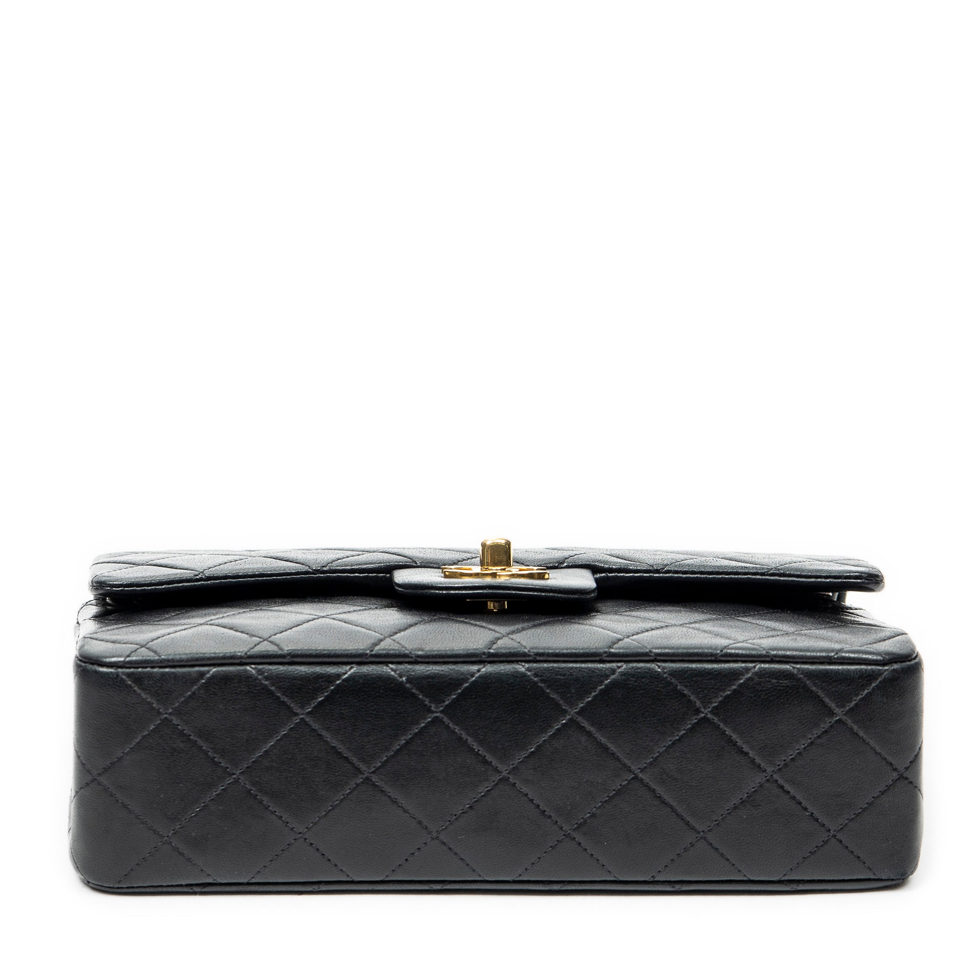 Shoulder Bag Classic Double Flap 23 Black Quilted Lambskin Leather