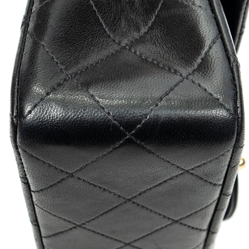 Shoulder Bag Classic Double Flap 23 Black Quilted Lambskin Leather