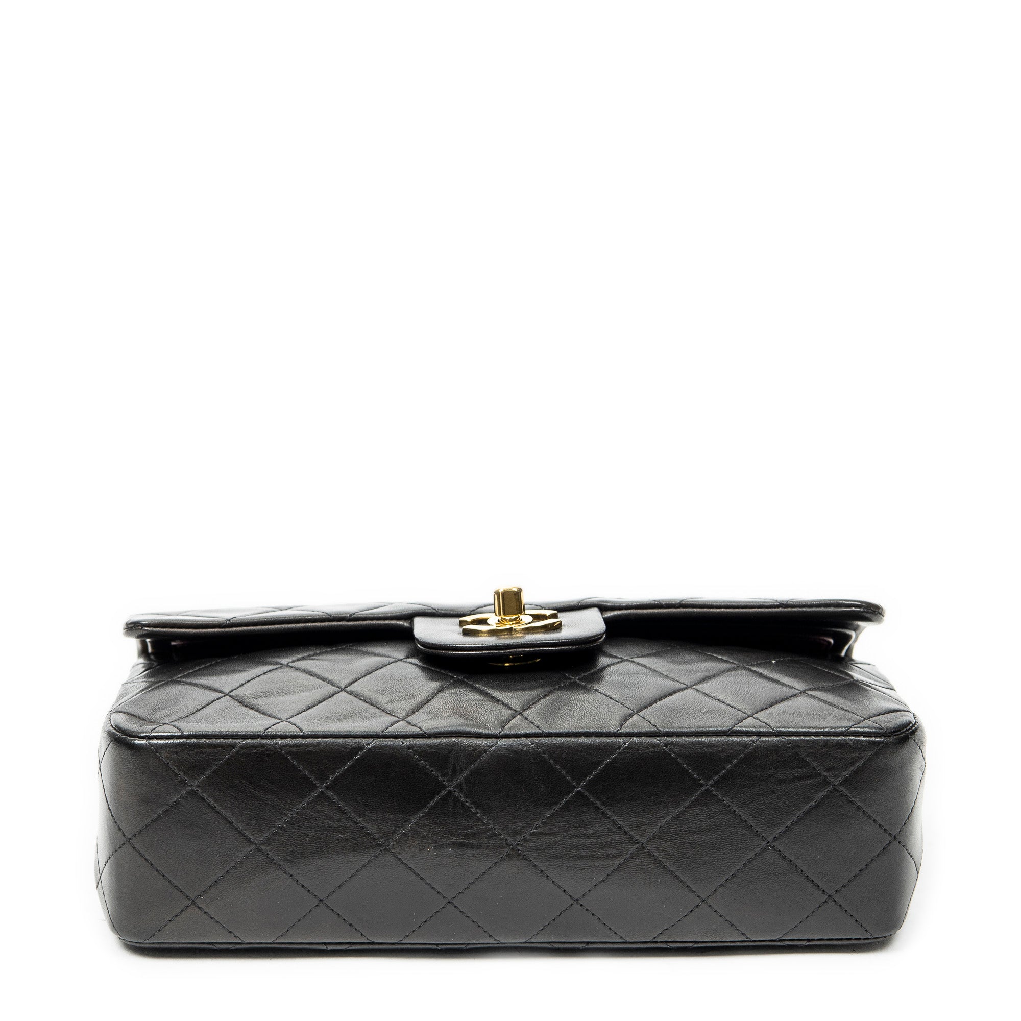 Shoulder Bag Classic Double Flap 23 Black Quilted Lambskin Leather