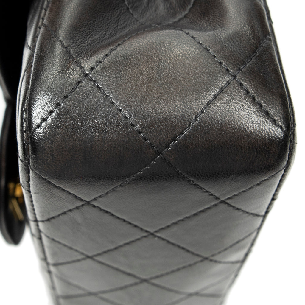 Shoulder Bag Classic Double Flap 23 Black Quilted Lambskin Leather