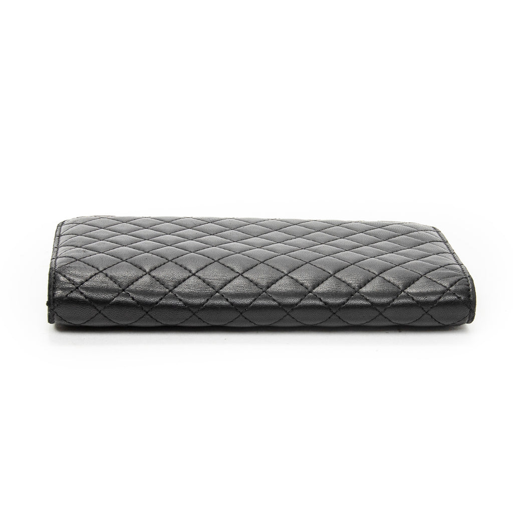 Wallet CC Vertical L Yen Wallet Black Quilted Lambskin Leather