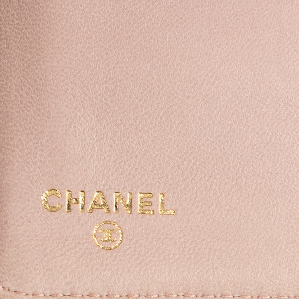 Wallet CC Wild Stitch L Yen Wallet Light Pink Quilted Lambskin Leather