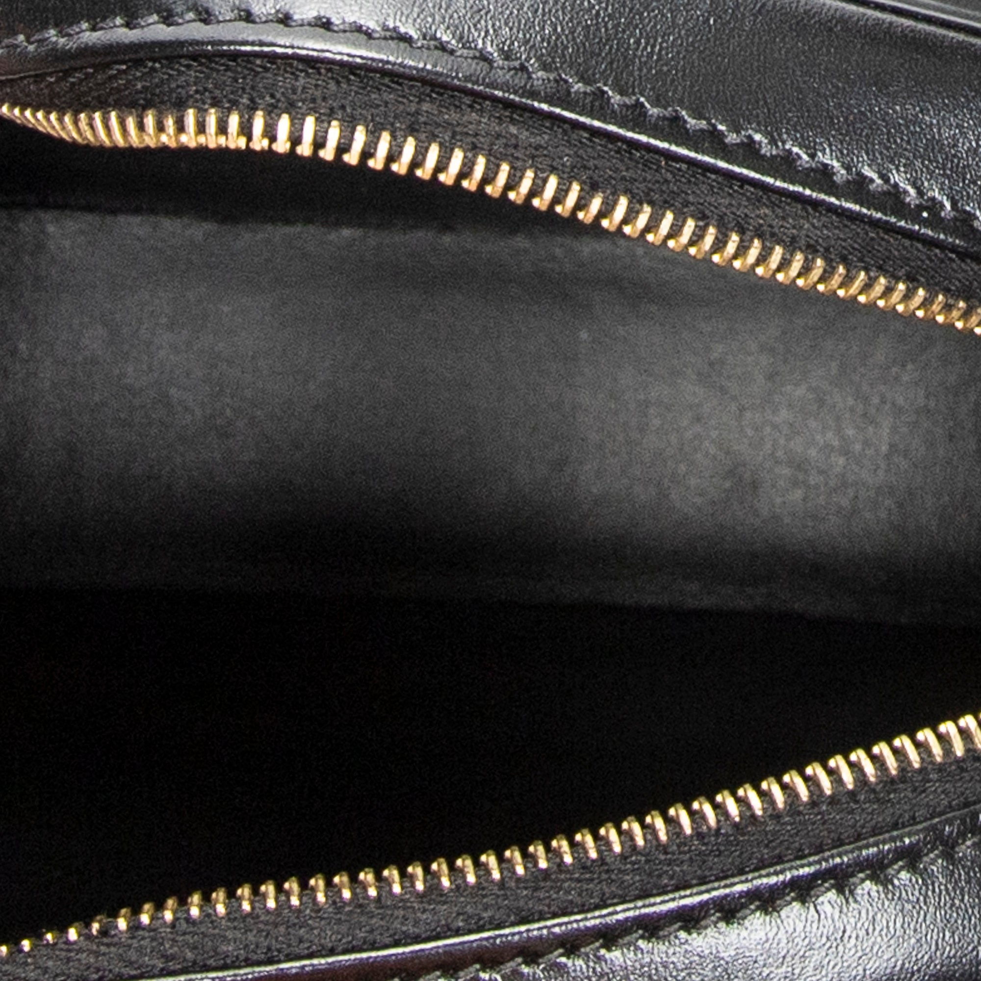 Shoulder Bag Triomphe Oval Crossbody Black Calfskin Leather