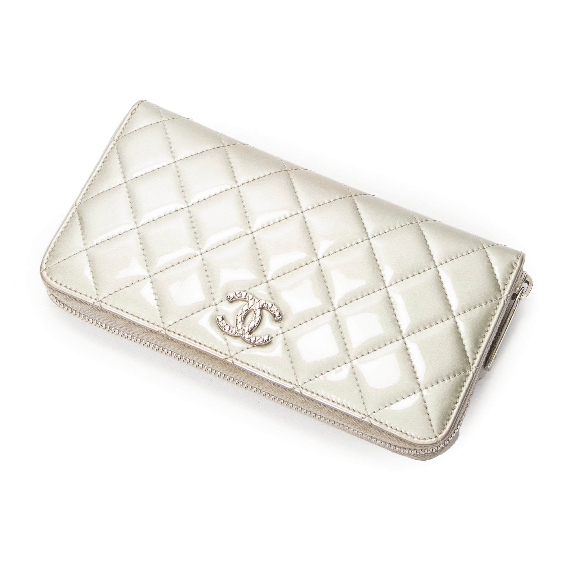Wallet L-Gusset Zip Wallet Grey Quilted Patent Leather