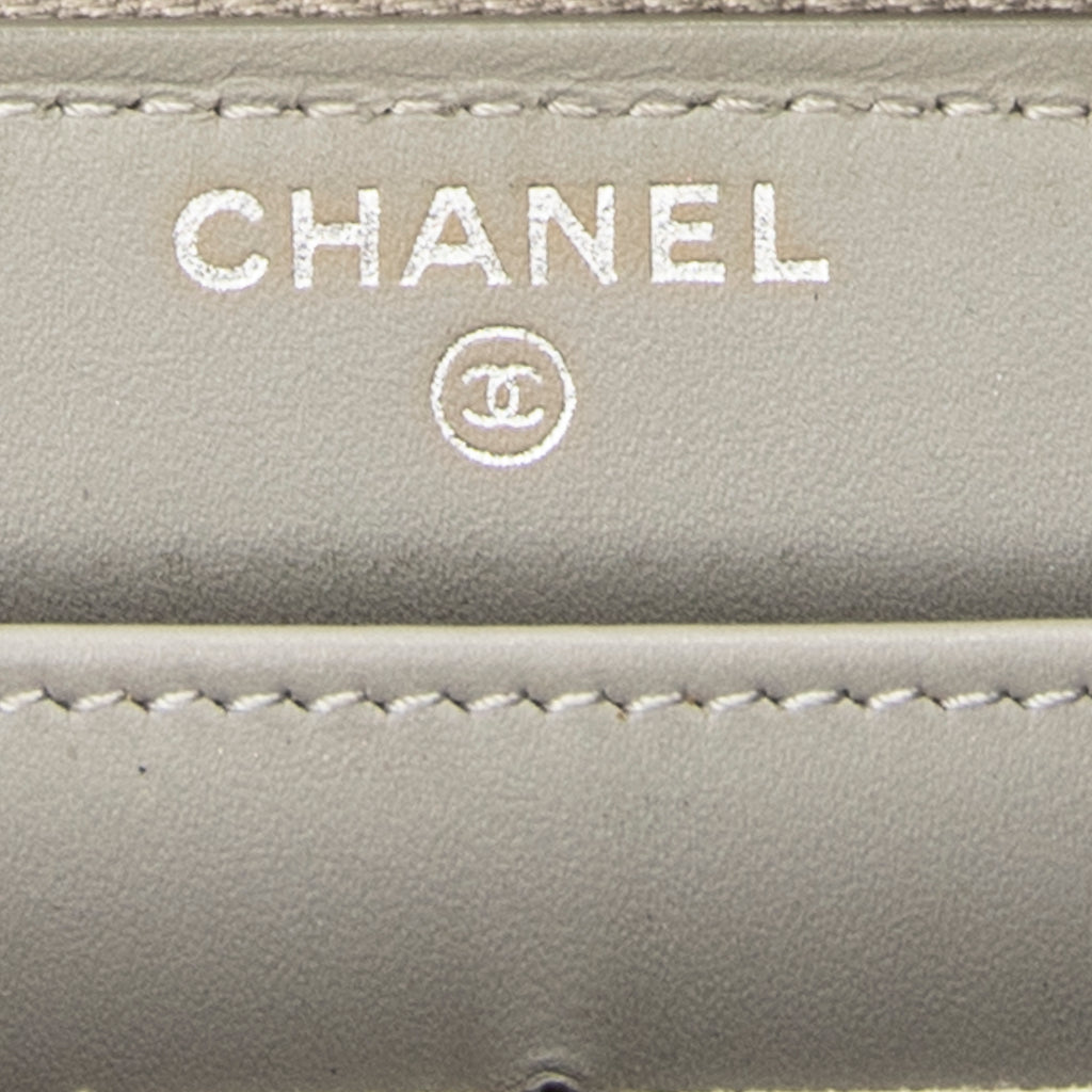 Wallet L-Gusset Zip Wallet Grey Quilted Patent Leather