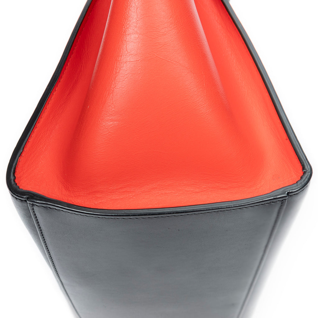 Shoulder Bag Small Tricolor Trapeze Taupe Smooth Calfskin Leather