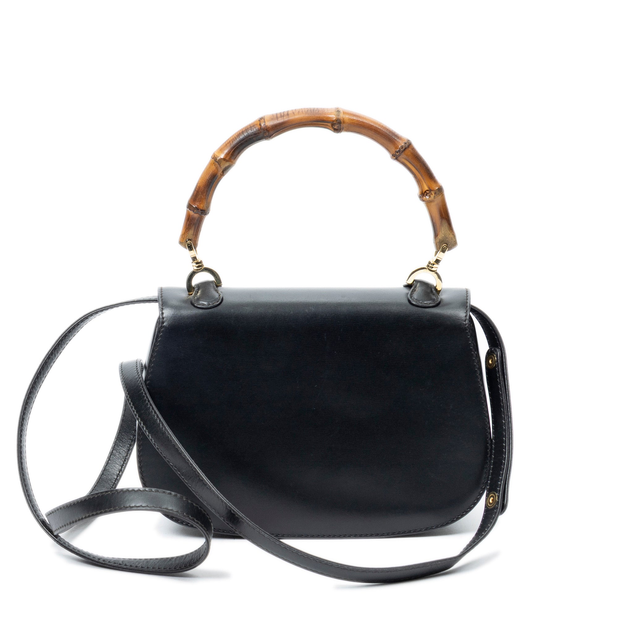 Bolso de hombro pequeño con asa superior de bambú y solapa en piel de becerro lisa negra