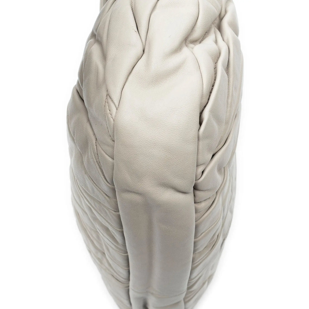 Bolso de hombro Coffer doble bolsillo Hobo piel Nappa Matelassé gris