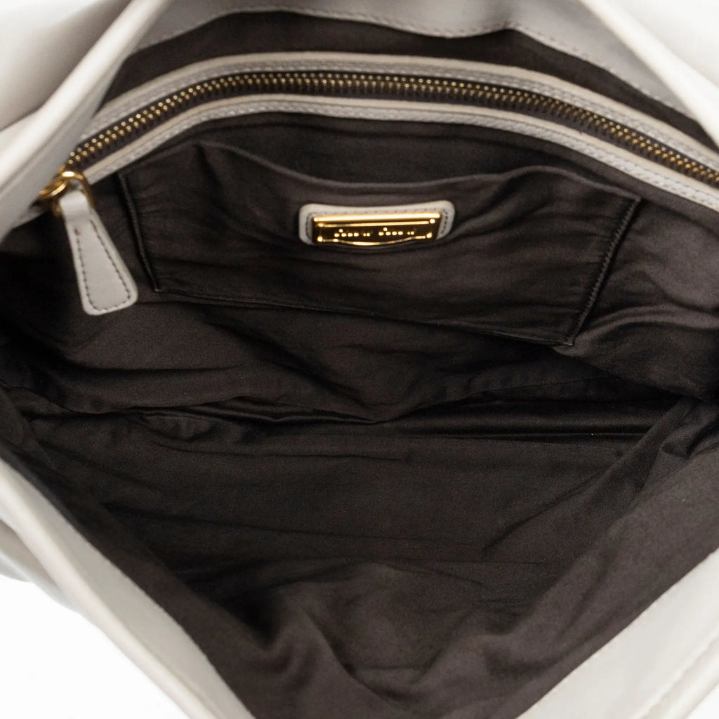 Bolso de hombro Coffer doble bolsillo Hobo piel Nappa Matelassé gris