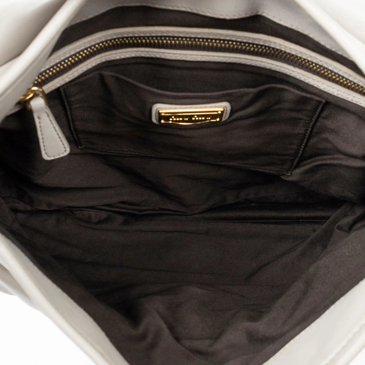Bolso de hombro Coffer doble bolsillo Hobo piel Nappa Matelassé gris