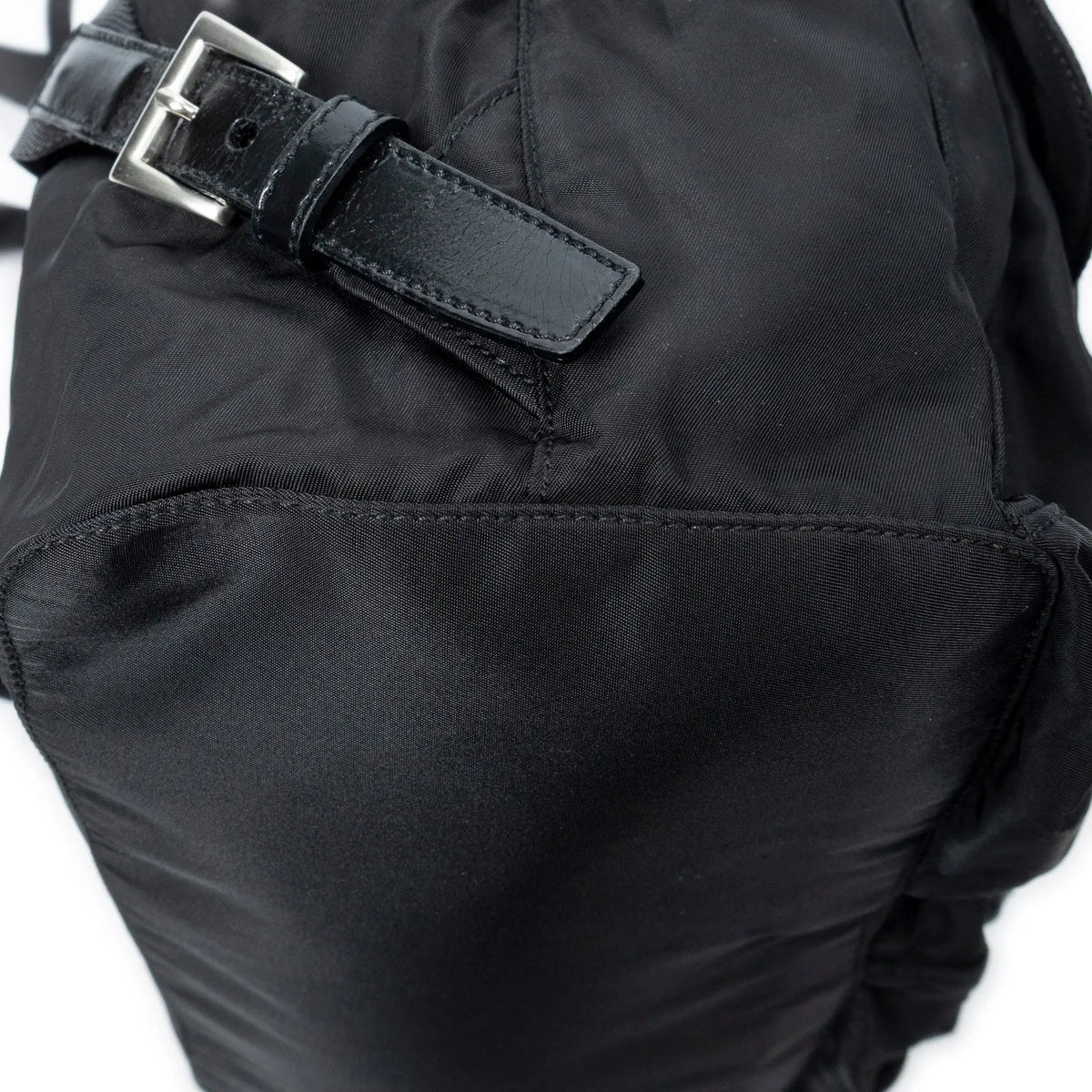 Mochila grande con cordón de ajuste lona de nailon negra