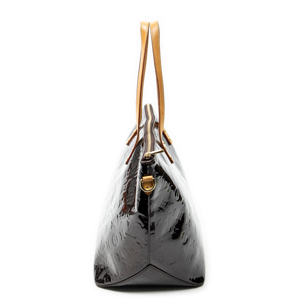 Sac porté épaule Bellevue GM Amarante Monogram Vernis