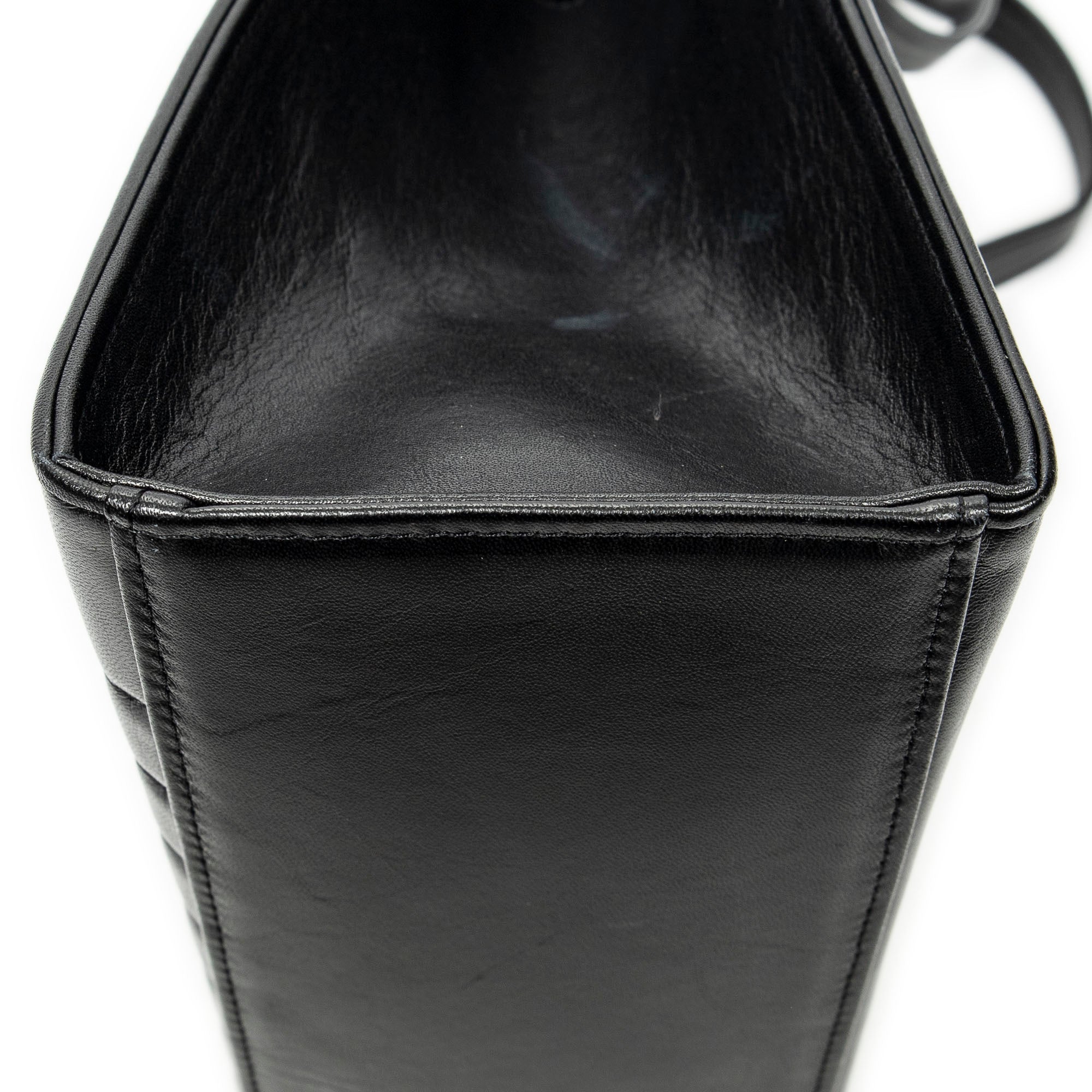 Shoulder Bag Vintage Trapezoid Top Handle Flap Black Chevron Quilted Calfskin Leather