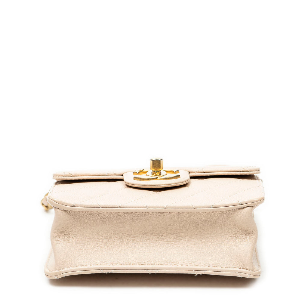 Shoulder Bag Mini Chic Pearls Flap Pink Quilted Lambskin Leather