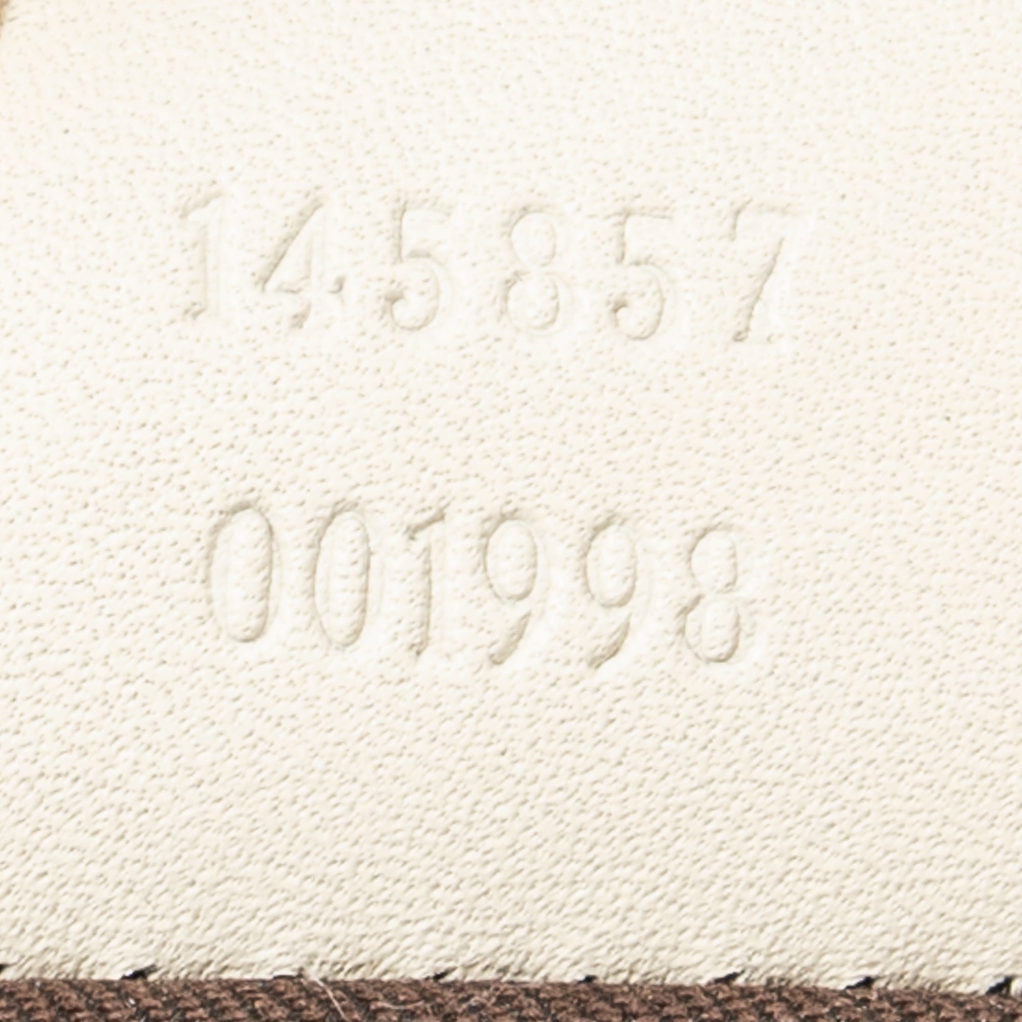 Bolso bandolera mediano de lona con monograma beige