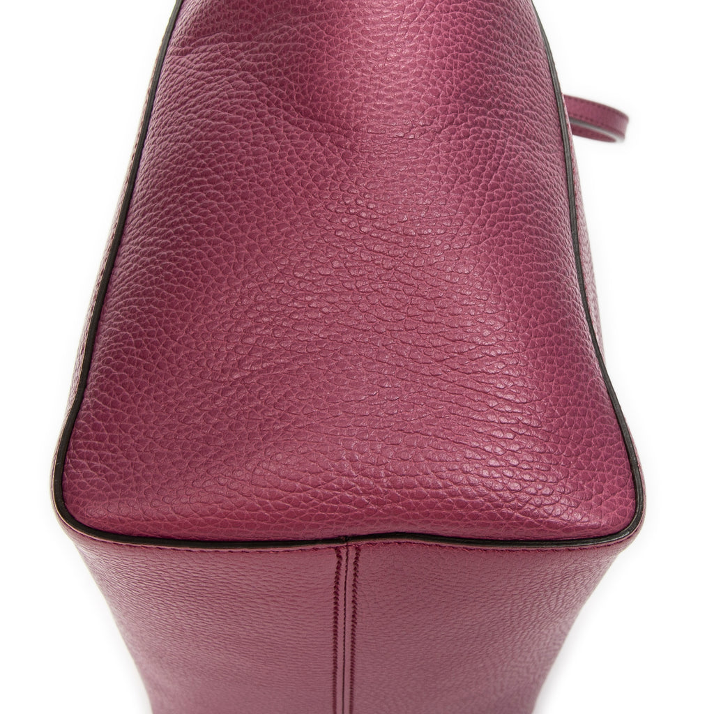 Bolso de Hombro Pequeño Swing Tote Piel de Becerro Granulada Morada