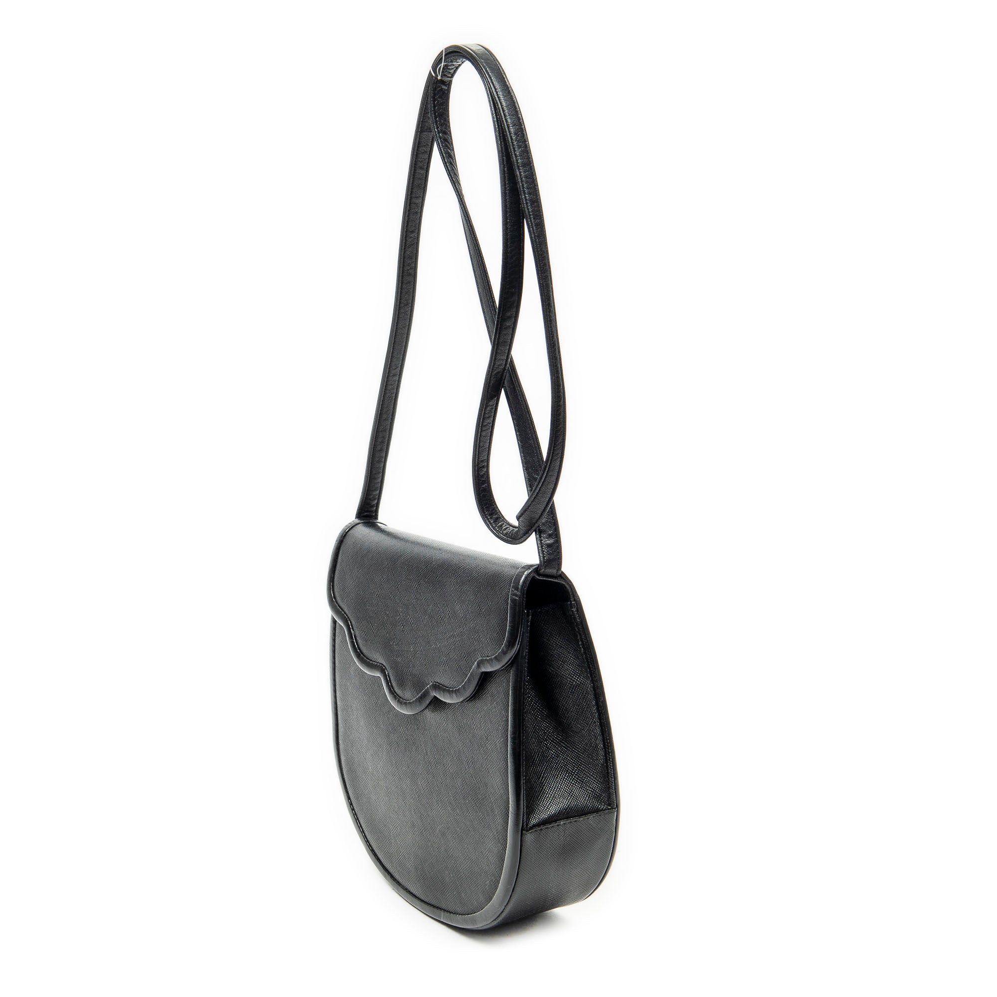 Shoulder Bag Vintage Scallop Flap Crossbody Black Grained Calfskin Leather