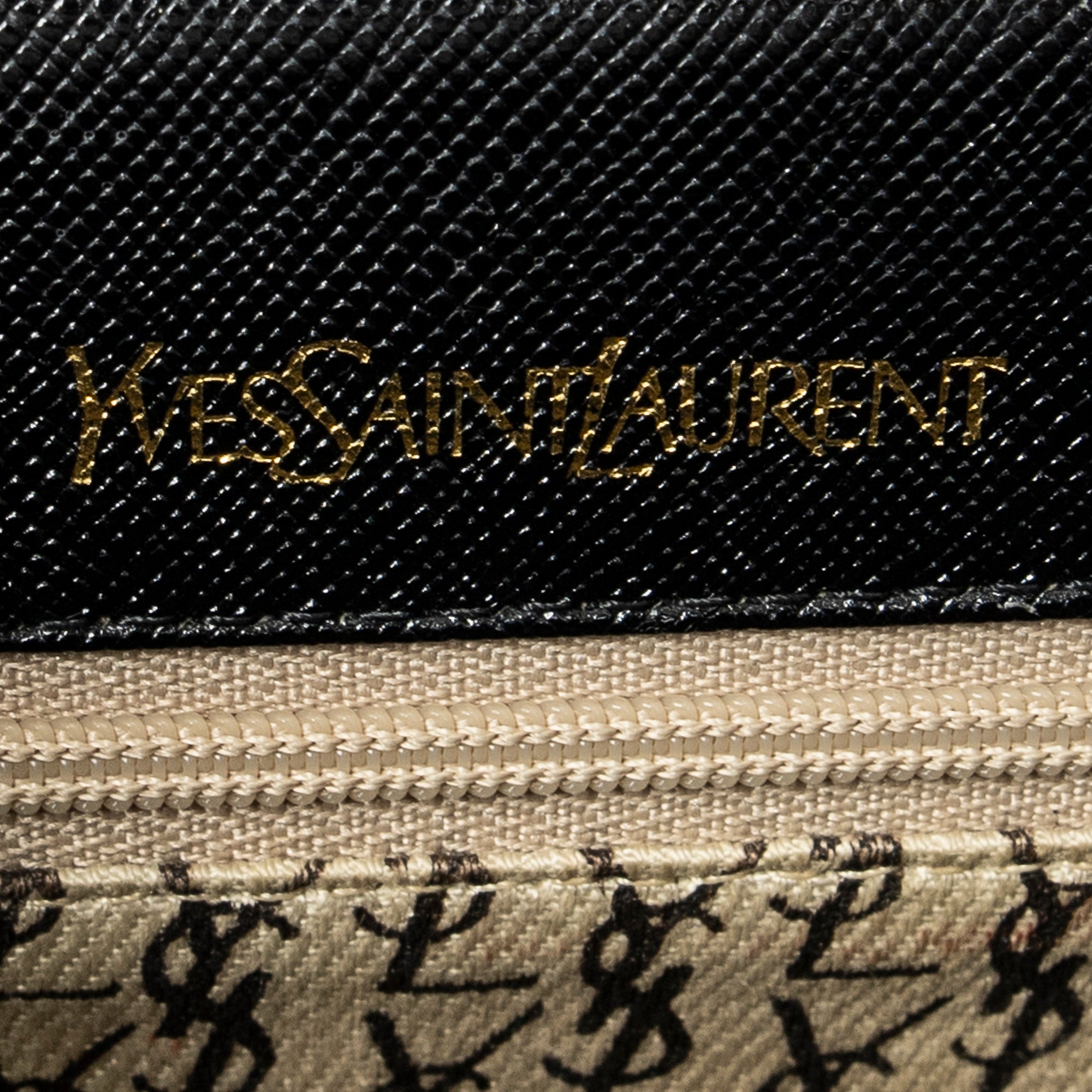 Shoulder Bag Vintage Scallop Flap Crossbody Black Grained Calfskin Leather