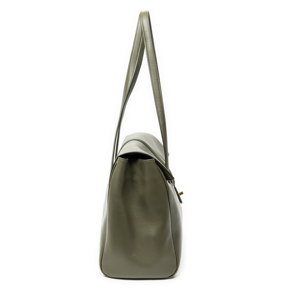 Shoulder Bag Large Soft 16 Bag Olive Smooth Calfskin Leather