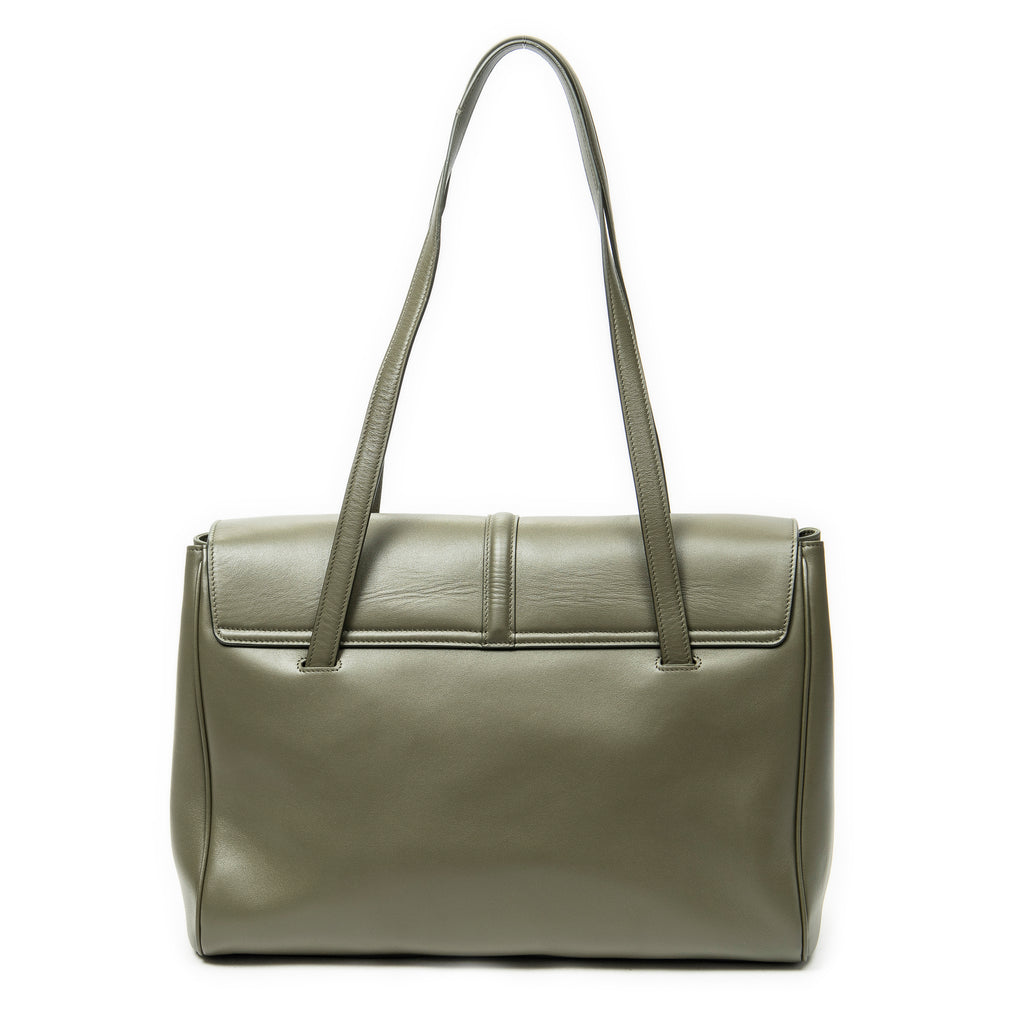 Shoulder Bag Large Soft 16 Bag Olive Smooth Calfskin Leather