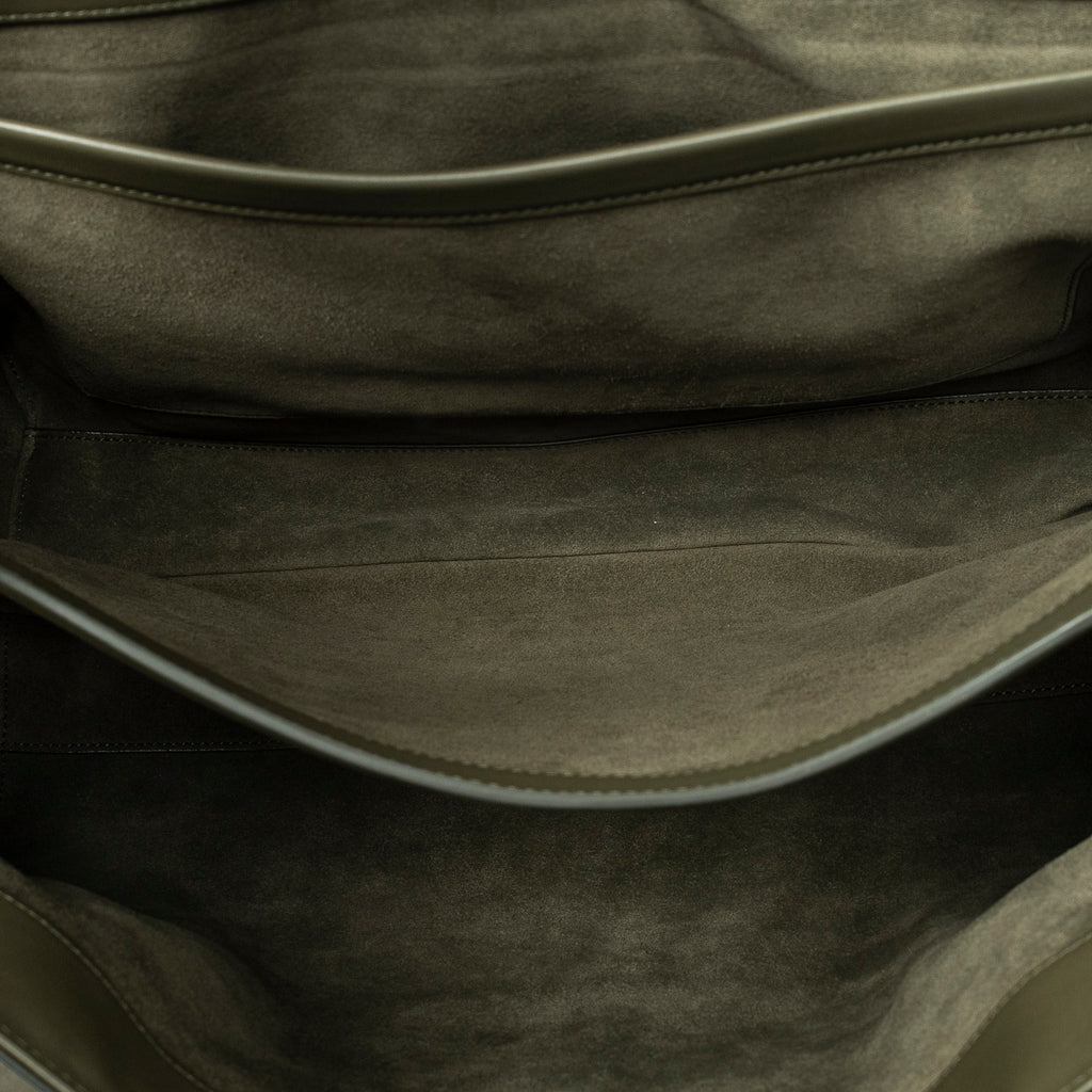 Shoulder Bag Large Soft 16 Bag Olive Smooth Calfskin Leather