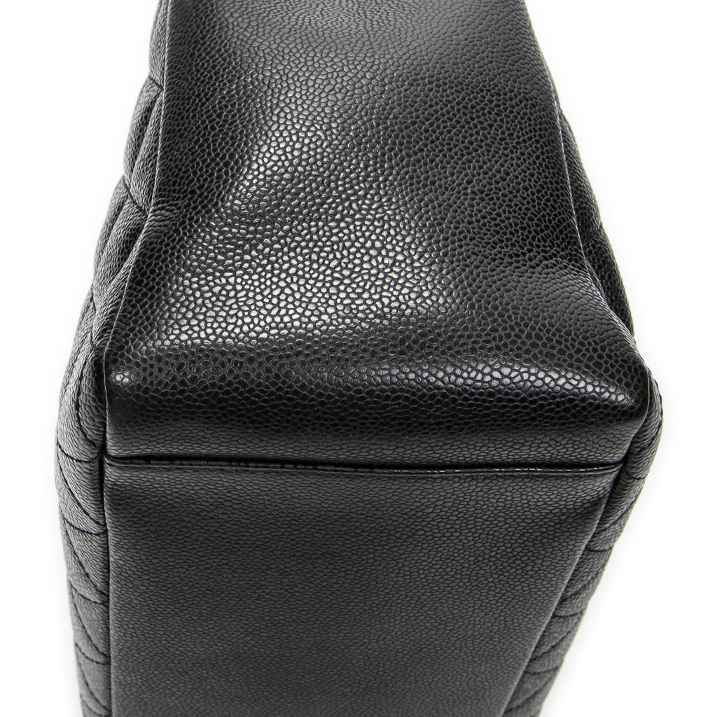 Shoulder Bag Grand Shopping Tote Black Quilted Caviar Leather