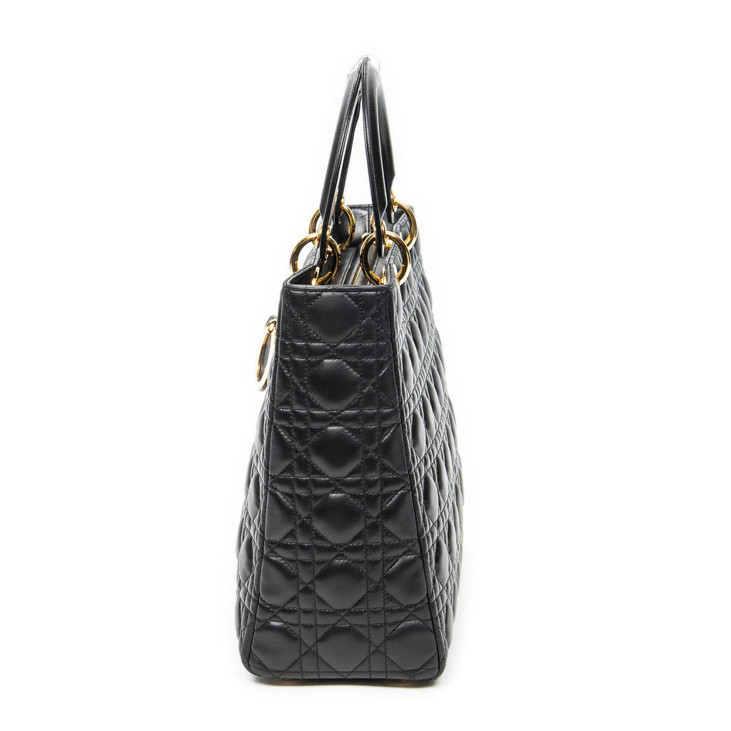 Sac à bandoulière Lady Dior grand modèle zippé en cuir d'agneau Cannage noir