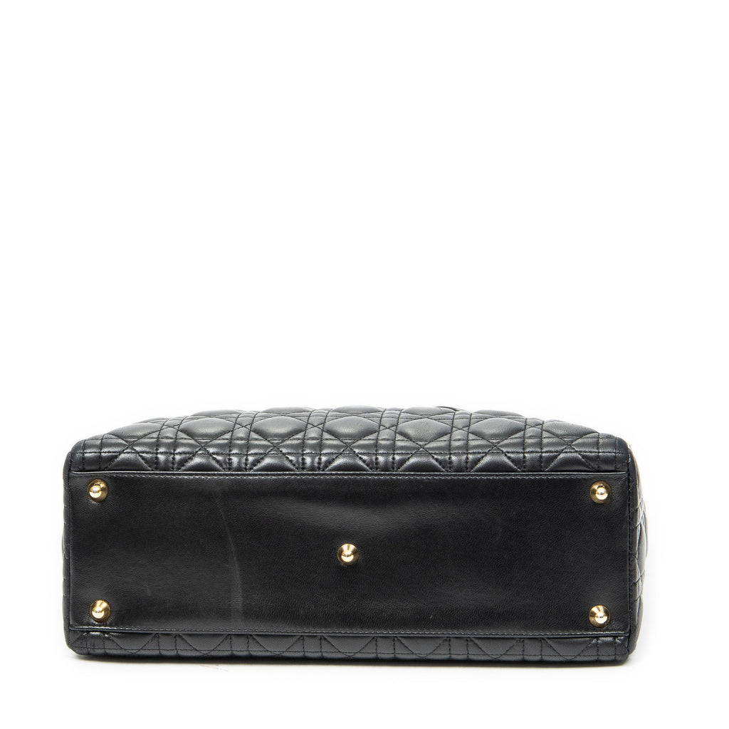 Sac à bandoulière Lady Dior grand modèle zippé en cuir d'agneau Cannage noir