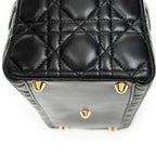 Sac à bandoulière Lady Dior grand modèle zippé en cuir d'agneau Cannage noir