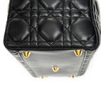 Sac à bandoulière Lady Dior grand modèle zippé en cuir d'agneau Cannage noir